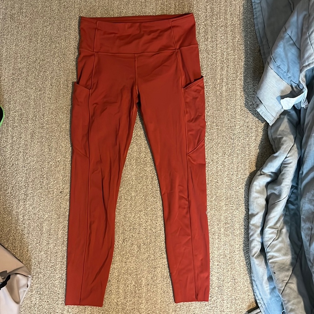 Lululemon leggings with pockets